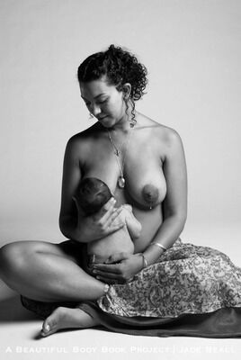 Полюбить себя: красота и естественность материнского тела