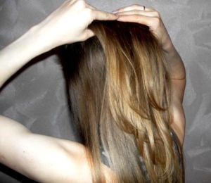 Несложные причёски для длинных волос