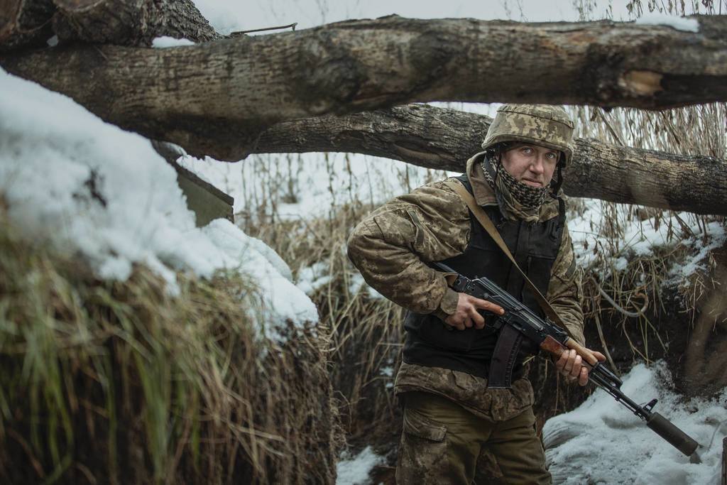 "Нові Кіборги": знаменитий письменник зробив потужні фото на передовій Донбасу