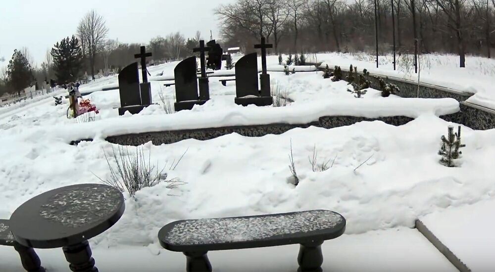 Захарченко, "Гиви" и "Моторола": в сети показали могилы ликвидированных "героев ДНР"