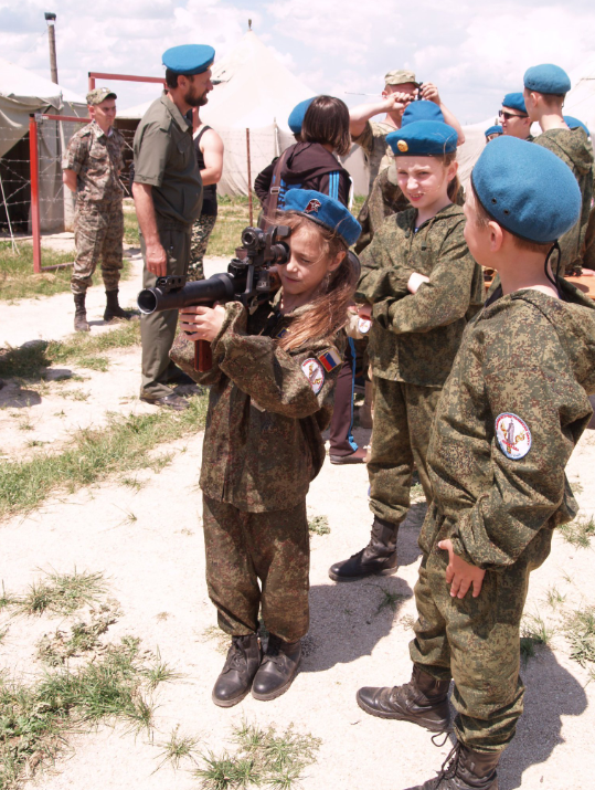 ''Тренують 200-х'': з'явилося страшне фото з дітьми в Криму