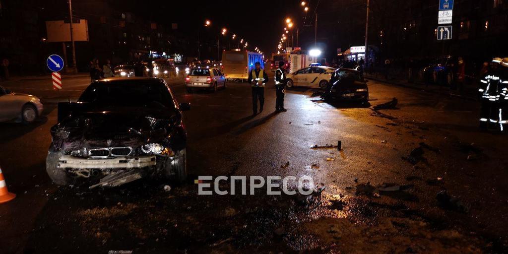 В Киеве авто на еврономерах устроили жесткое ДТП: фото и видео