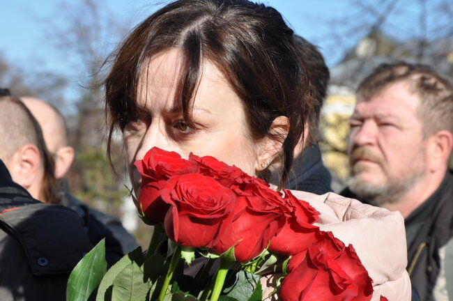 ''П'ять років не загоюється рана'': в Києві зі сльозами згадували Героїв Небесної Cотні. Фото і відео