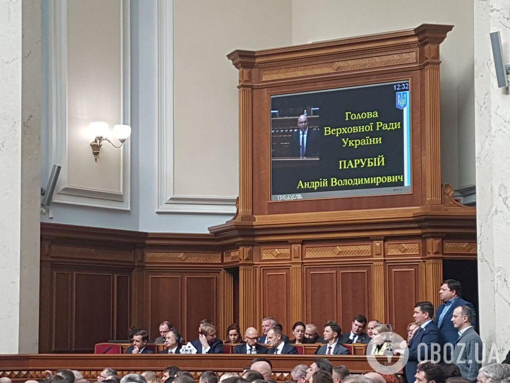 Туск пришел в Раду и "передал привет" Путину на украинском языке