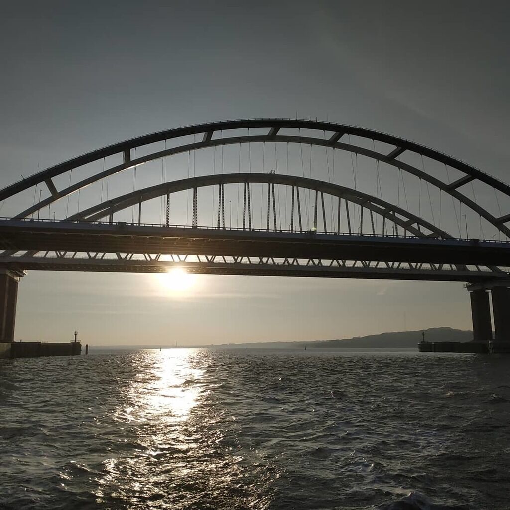 ''Калитка и забор'': в сети высмеяли Крымский мост