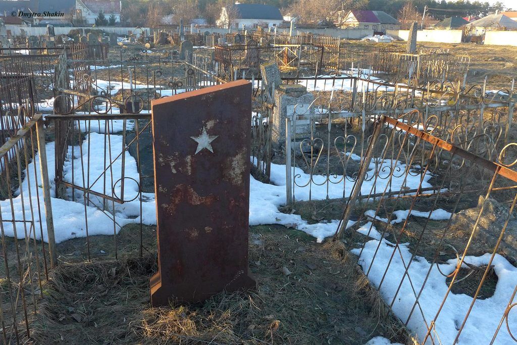 ''Духовное банкротство'': в Черкассах устроили погром на еврейском кладбище. Фото