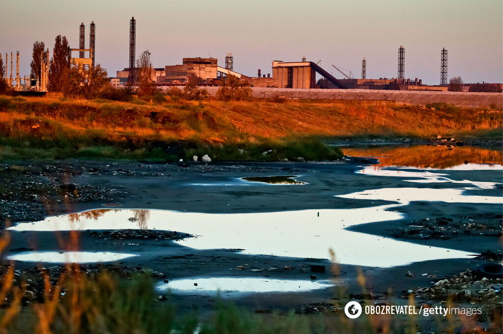 Люди покидают дома, вода отравлена. В Крым пришла новая беда