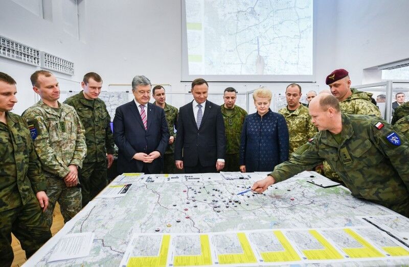 ''Хочу відкрити секрет'': Порошенко показав ''першу ластівку'' на шляху України до НАТО