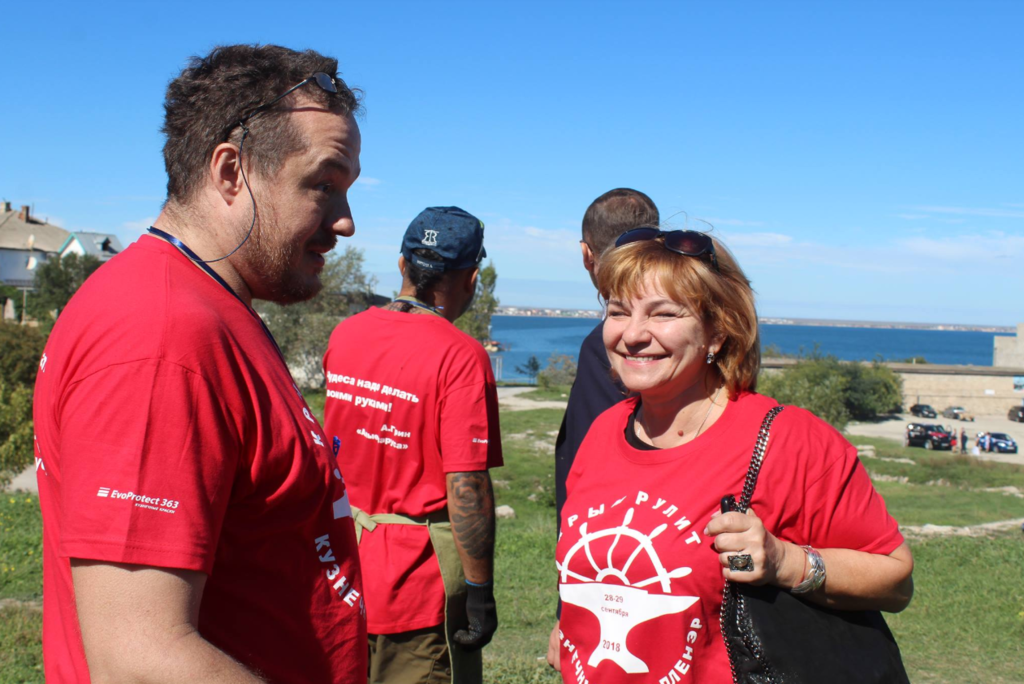 Дома, машины и миллионы: нашлась информация о богатствах Анна-Мария в Крыму