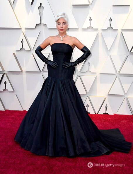 Леді Гага з'явилася на "Оскарі" в коштовностях за 30 мільйонів доларів