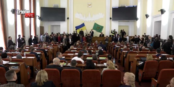 "Ти негÑдник, кнопка, бл**Ñ!" ÐеÑÐ½ÐµÑ Ñз маÑами пÑдвиÑив ваÑÑÑÑÑÑ Ð¿ÑоÑÐ·Ð´Ñ Ñ Ð¥Ð°ÑковÑ