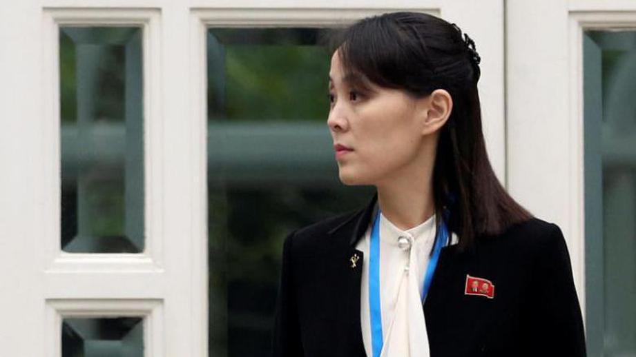 Пряталась за кустами: сестра Ким Чен Ына отличилась странным поведением на переговорах с Трампом