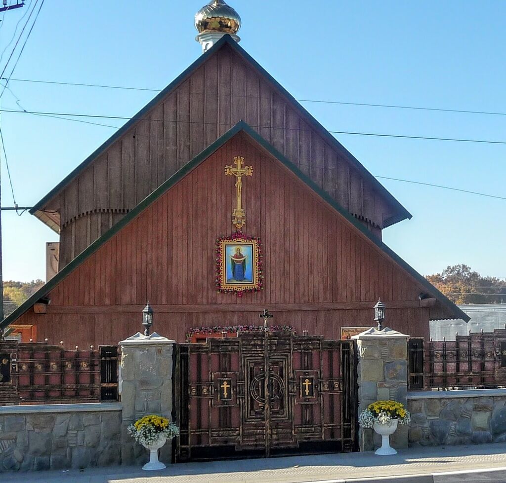 Храм Покровы Божьей Матери в селе Баня Лисовицкая