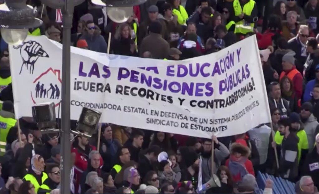 У Мадриді спалахнули масові протести через низькі пенсії: вражаючі фото та відео