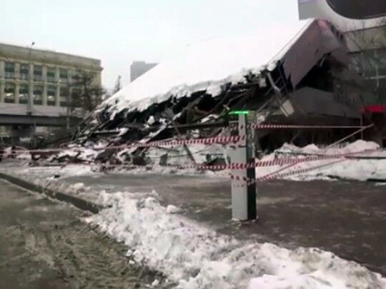 Впав від снігу: у розробників Кримського моста трапилася курйозне НП. Фото і відео