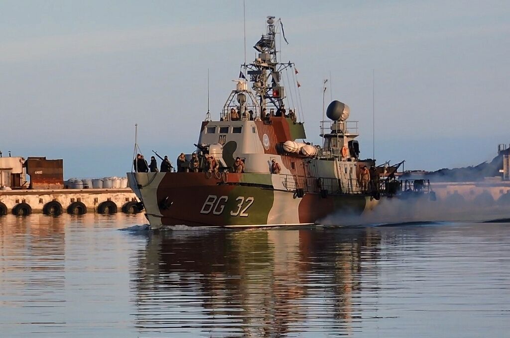 Украинские моряки отразили ''атаку'' на Азовском море: зрелищное видео 