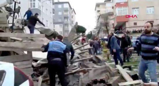 Люди под завалами: в Стамбуле обрушилась жилая многоэтажка. Фото и видео 18+