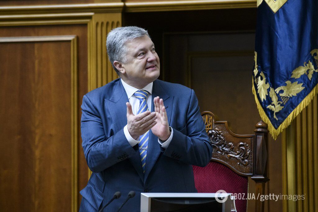 Курс на ЄС та НАТО: Порошенко пре, як танк