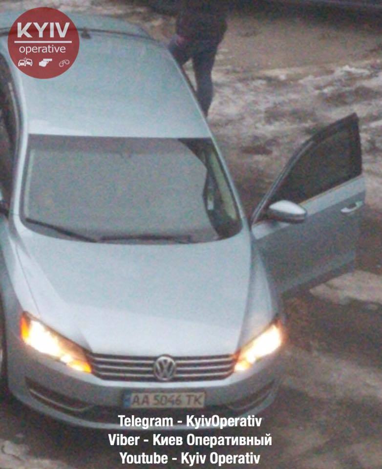 Девушка неудачно припарковалась в Киеве
