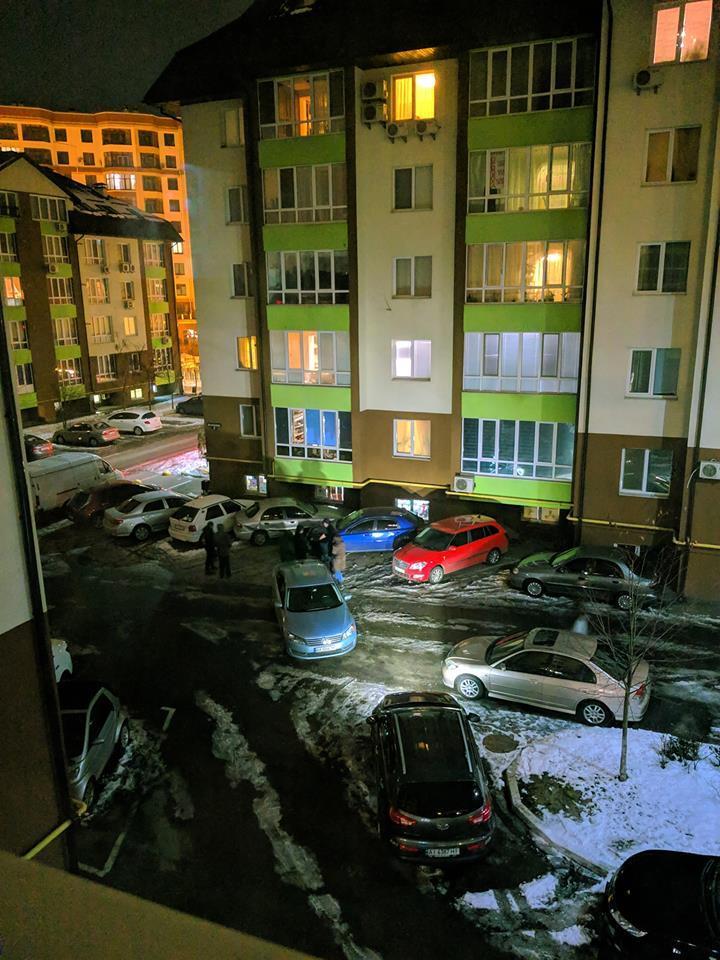 Девушка неудачно припарковалась в Киеве