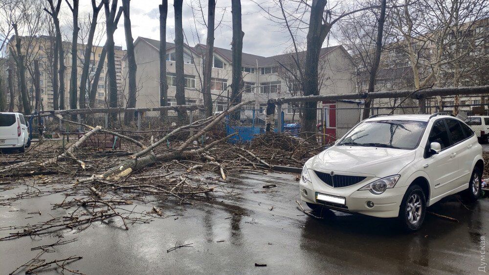 Одесу накрили піщана буря та ураган: фото і відео погодного апокаліпсису