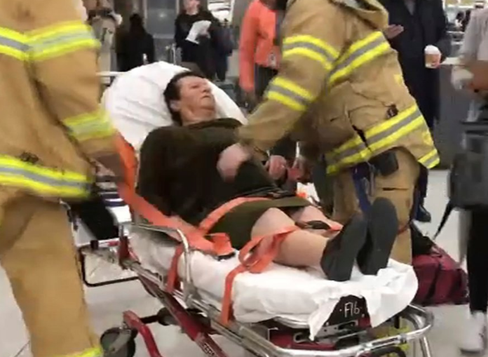 Кричали і молилися: у США десятки пасажирів постраждали через НП із літаком
