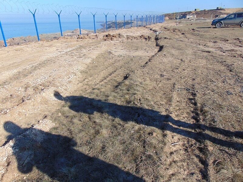 "Кусок аэропорта отпал": сеть высмеяла новое ЧП в Крыму