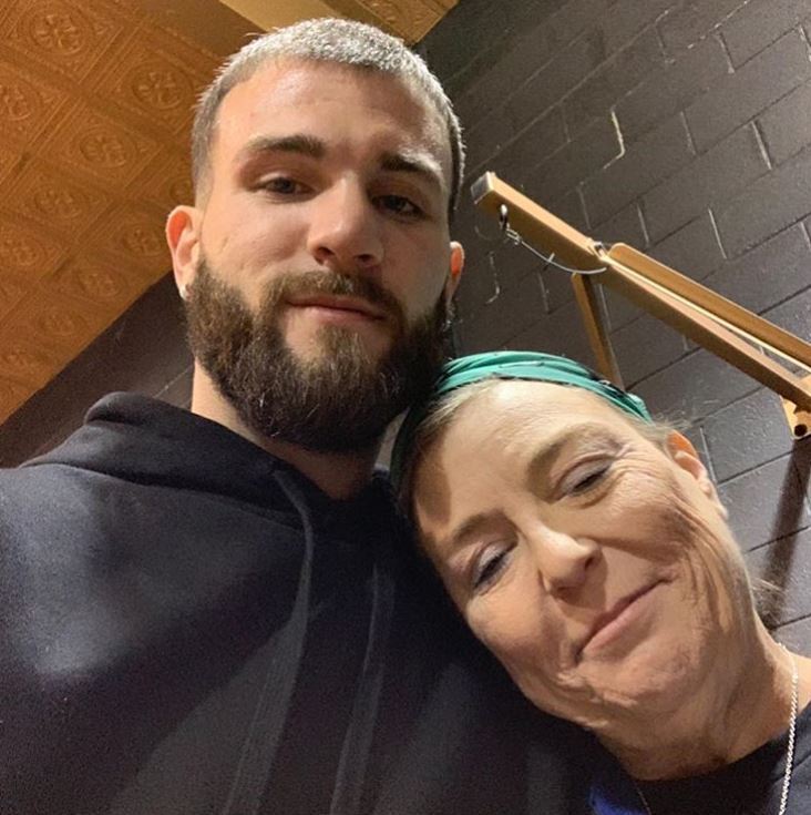 Мать непобедимого чемпиона мира по боксу застрелил коп