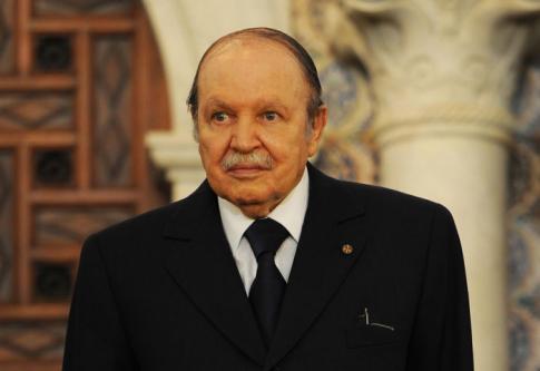 Правив 20 років і здався: в Алжирі після масових протестів президент відмовився від п'ятого терміну