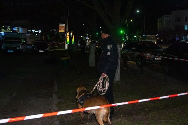 Під Києвом автоматчики пограбували ювелірний магазин: фото і відео з місця НП