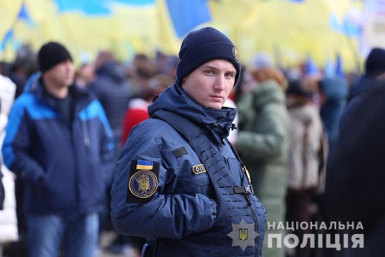 На митинге в поддержку Порошенко в Киеве было около 25 тысяч человек