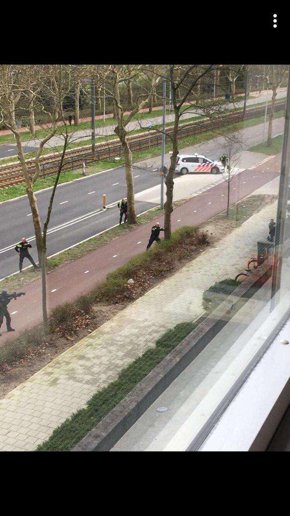 У Нідерландах відкрили стрілянину в трамваї: підозрюваного затримали