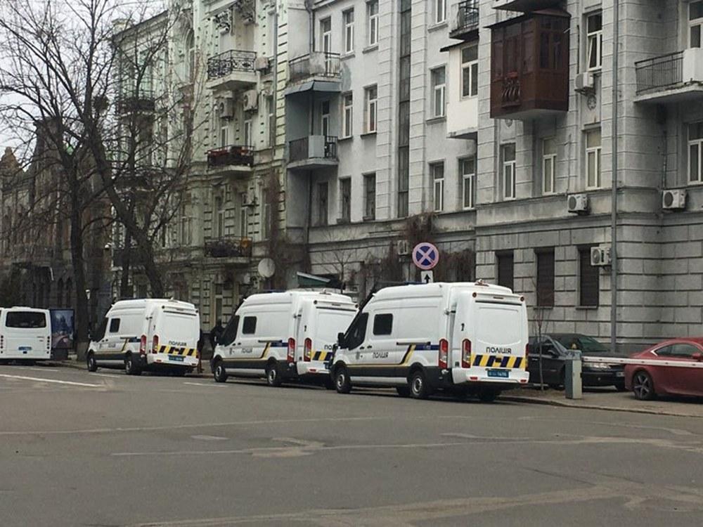 Следят и снимают на камеру: в Украине активизировался новый вид "охоты" на детей