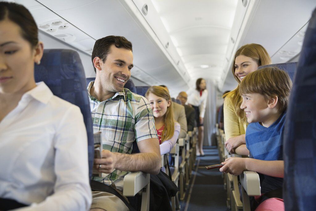 Платный багаж и отсутствие напитков: в Украине существенно ужесточили правила авиаперевозок