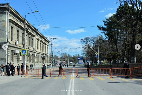 "Дикуни!" У мережі показали, як вкрадений Крим "зачистили" до приїзду Путіна