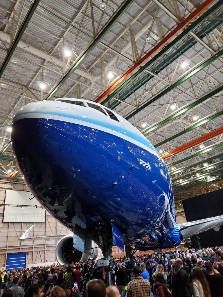 Найдовший у світі: Boeing представив новий пасажирський літак