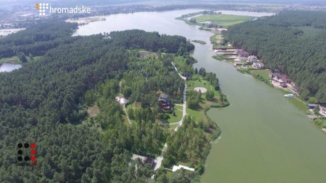 Особняк, причал и вертолетная площадка: Медведчук продаст элитную недвижимость под Киевом