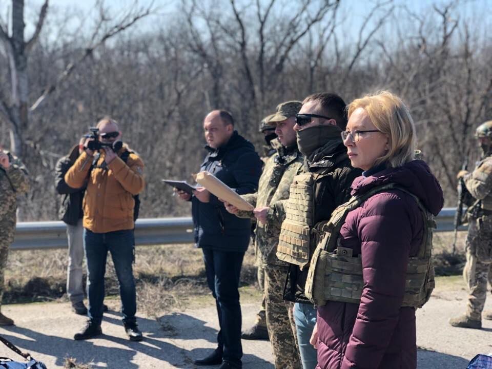 Процес передачі в'язнів Україні