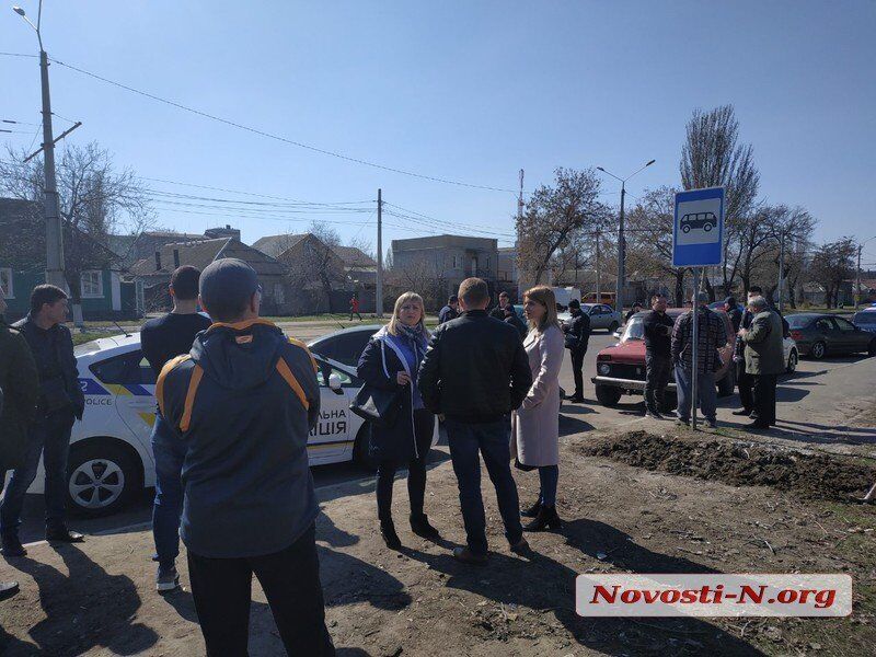 "Ты клоун?" В Николаеве полиция подралась с "евробляхерами": появилось видео