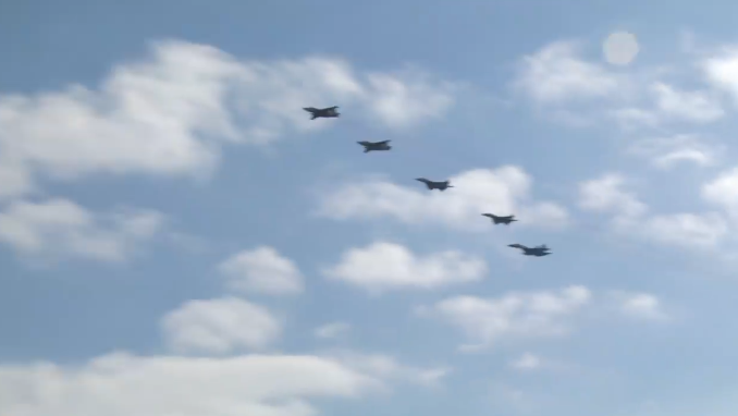 Украина подняла боевые самолеты над Азовским морем: что происходит