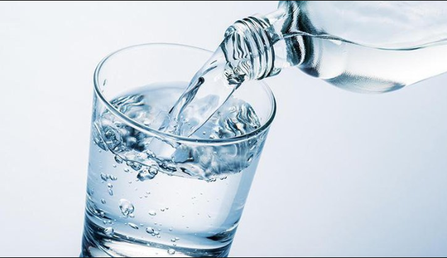 Вчені з'ясували, чи допомагає вода худнути
