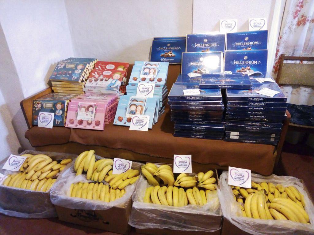 Волонтери фонду Мунтяна доставили мешканцям прифронтової зони селища Жованка гуманітарну допомогу