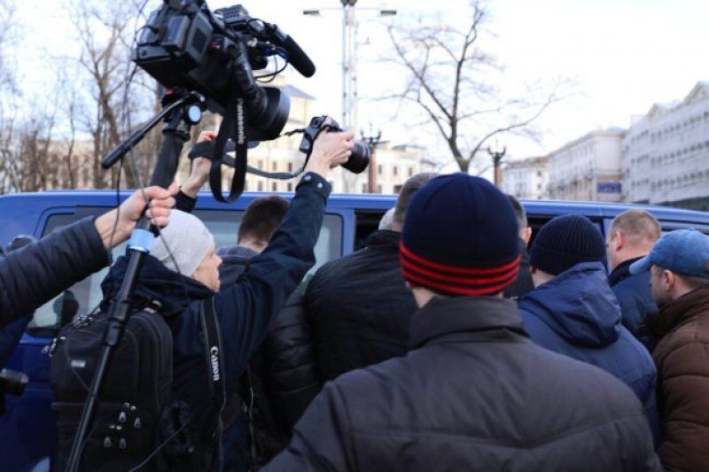 В Минске устроили жесткую облаву на активистов: фото и видео с места ЧП