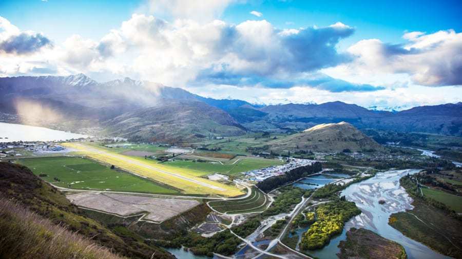 10 наймальовничіших злітно-посадкових смуг у світі