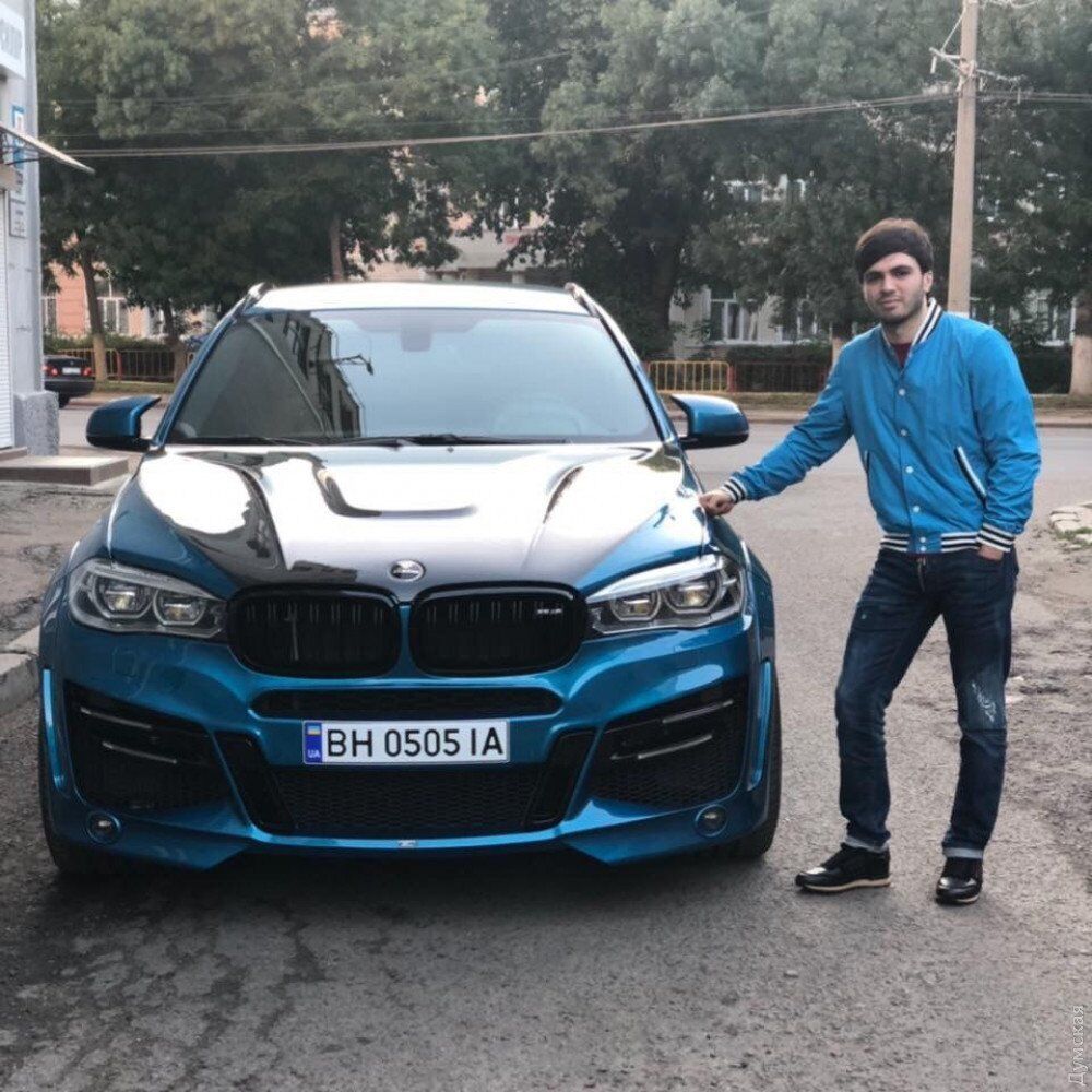 Шаміль Гаджиєв на своєму авто