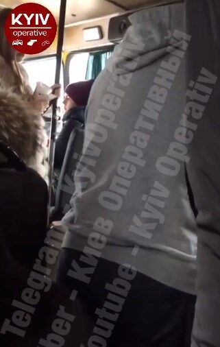 У Києві водій маршрутки матом вилаяв пасажирку