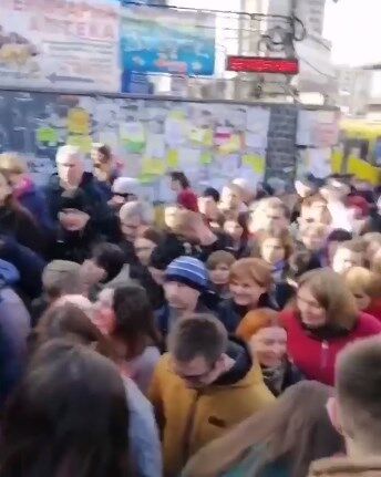 Черга на Святошині