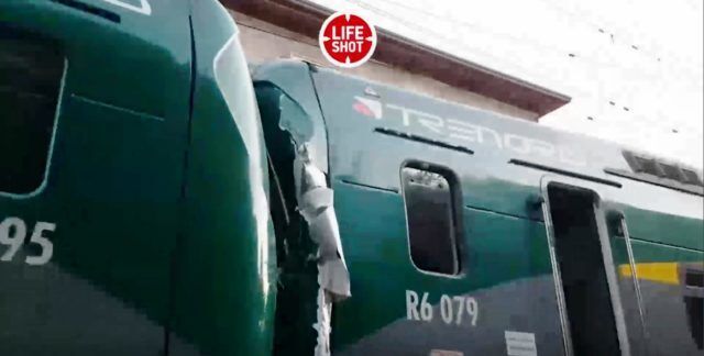 В Италии столкнулись пассажирские поезда: десятки раненых