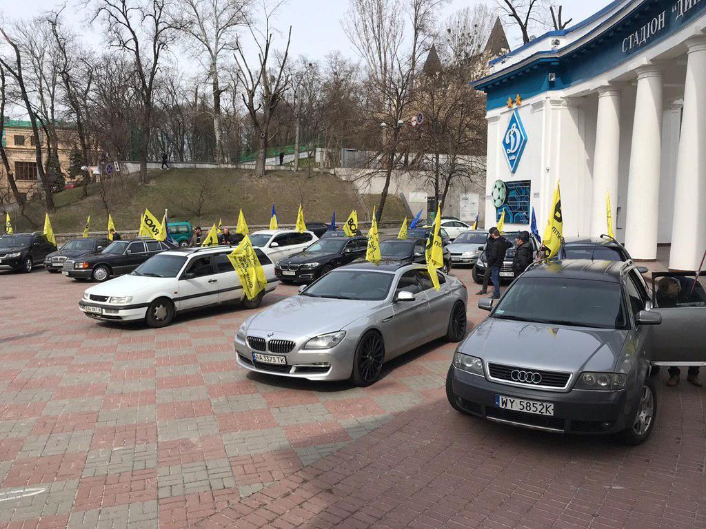 Кандидат у президенти Дерев'янко підтримав автопробіг за доступні авто в Києві