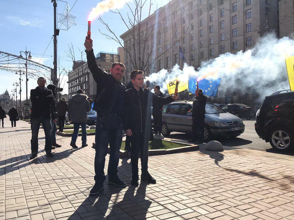 Кандидат в президенты Деревянко поддержал автопробег за доступные авто в Киеве